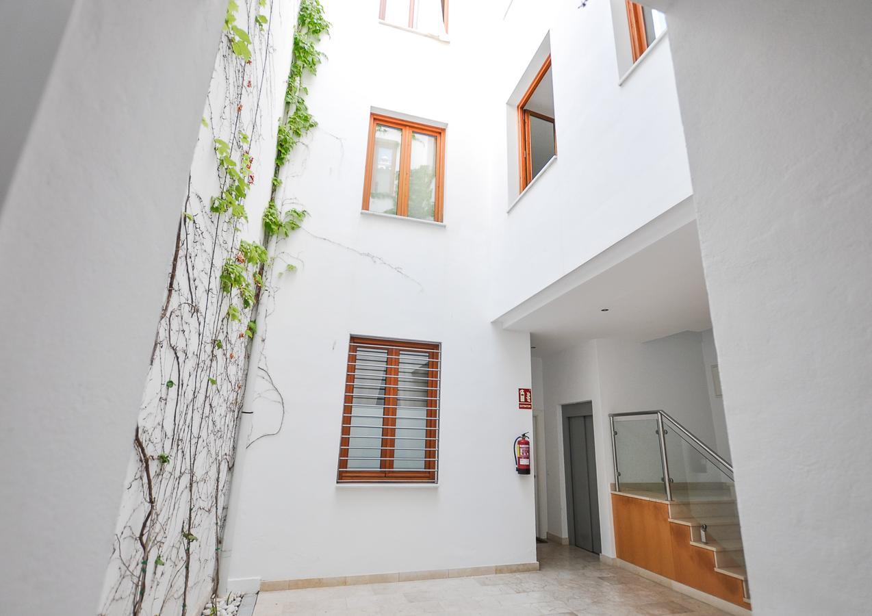 Апартаменты Renthas Vid Loft Малага Экстерьер фото