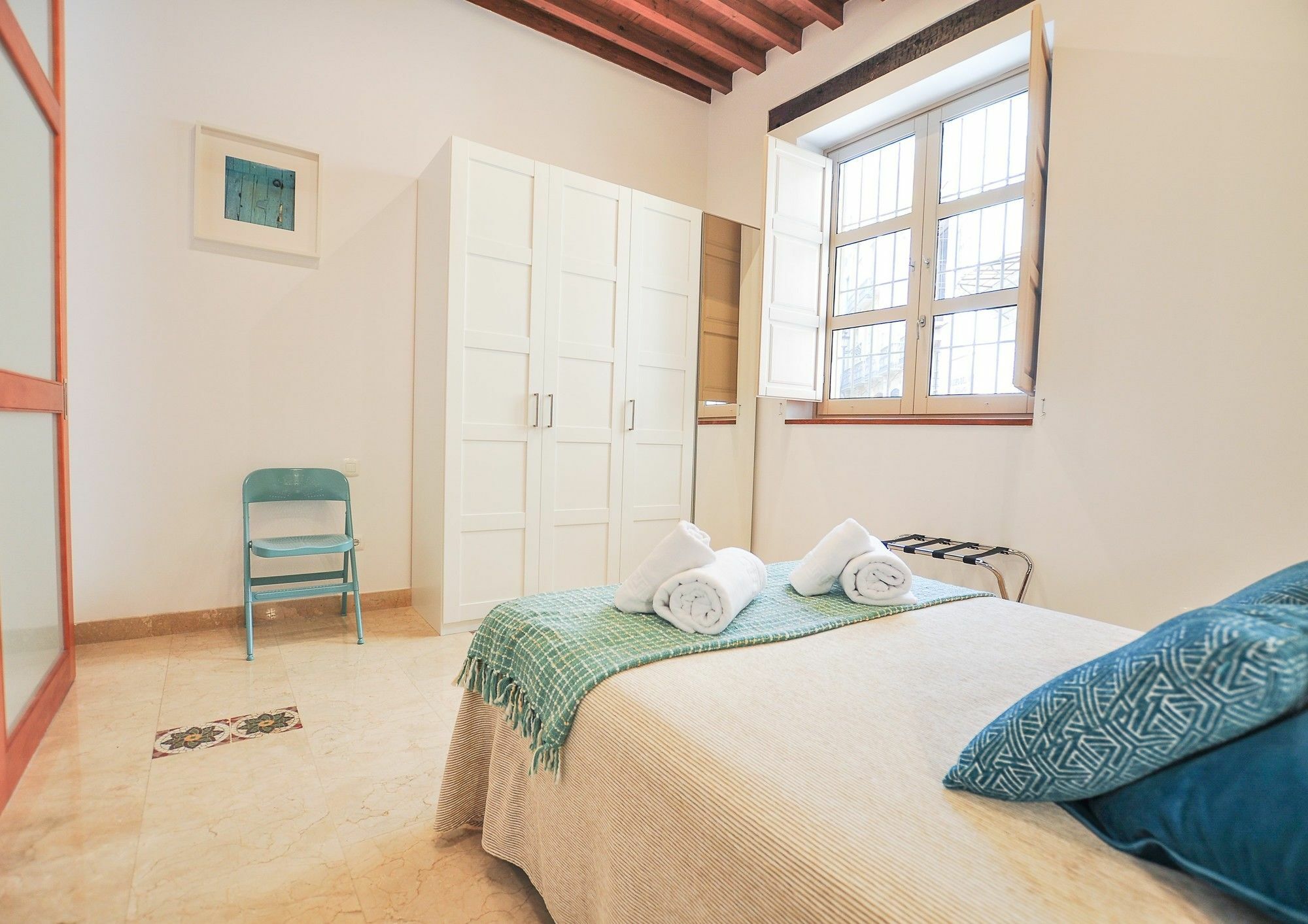 Апартаменты Renthas Vid Loft Малага Экстерьер фото